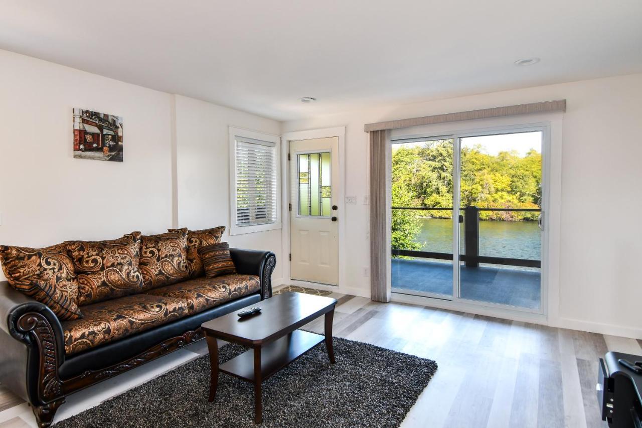 Chateau Riverside Campbell River Exterior foto