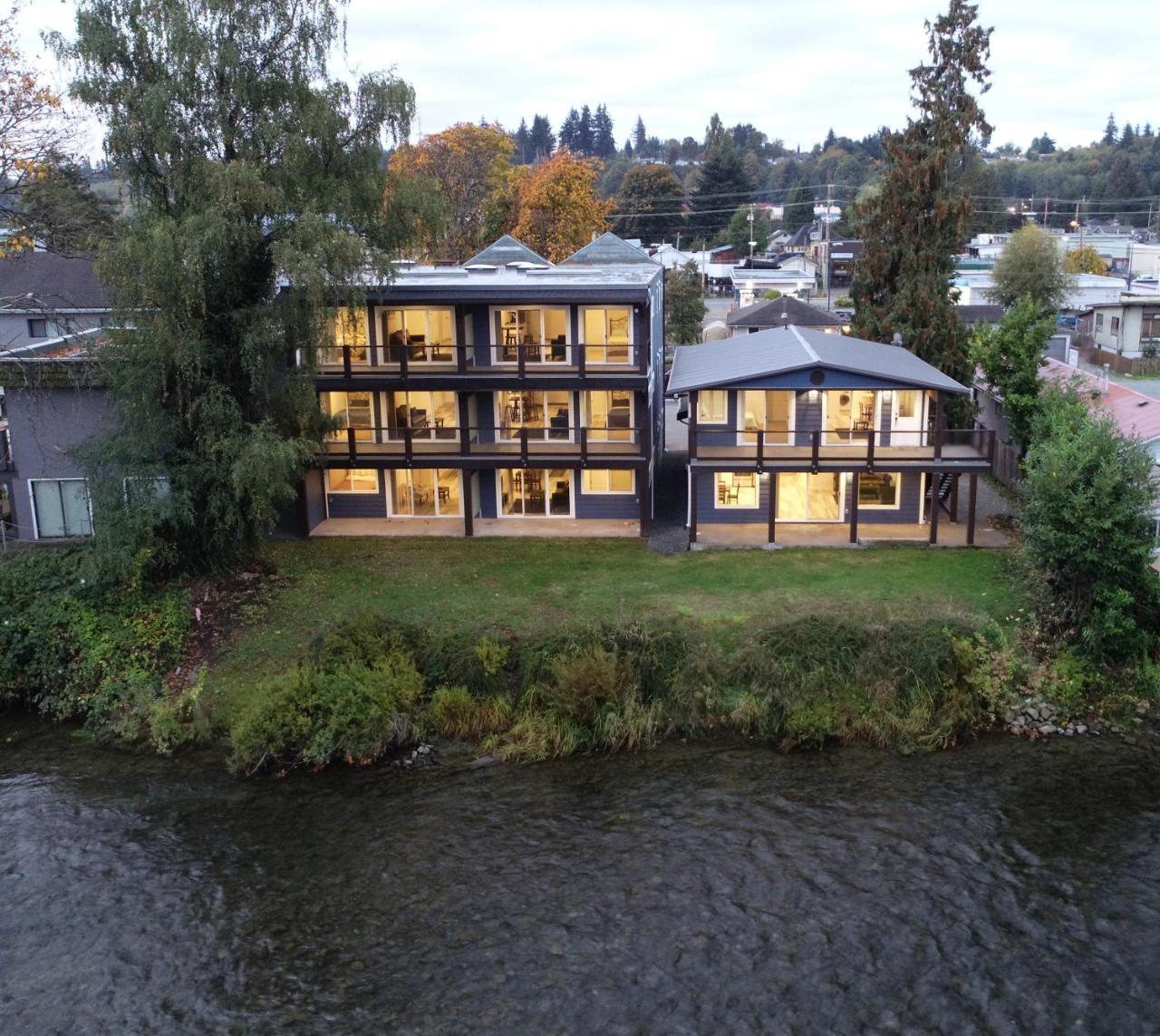 Chateau Riverside Campbell River Exterior foto